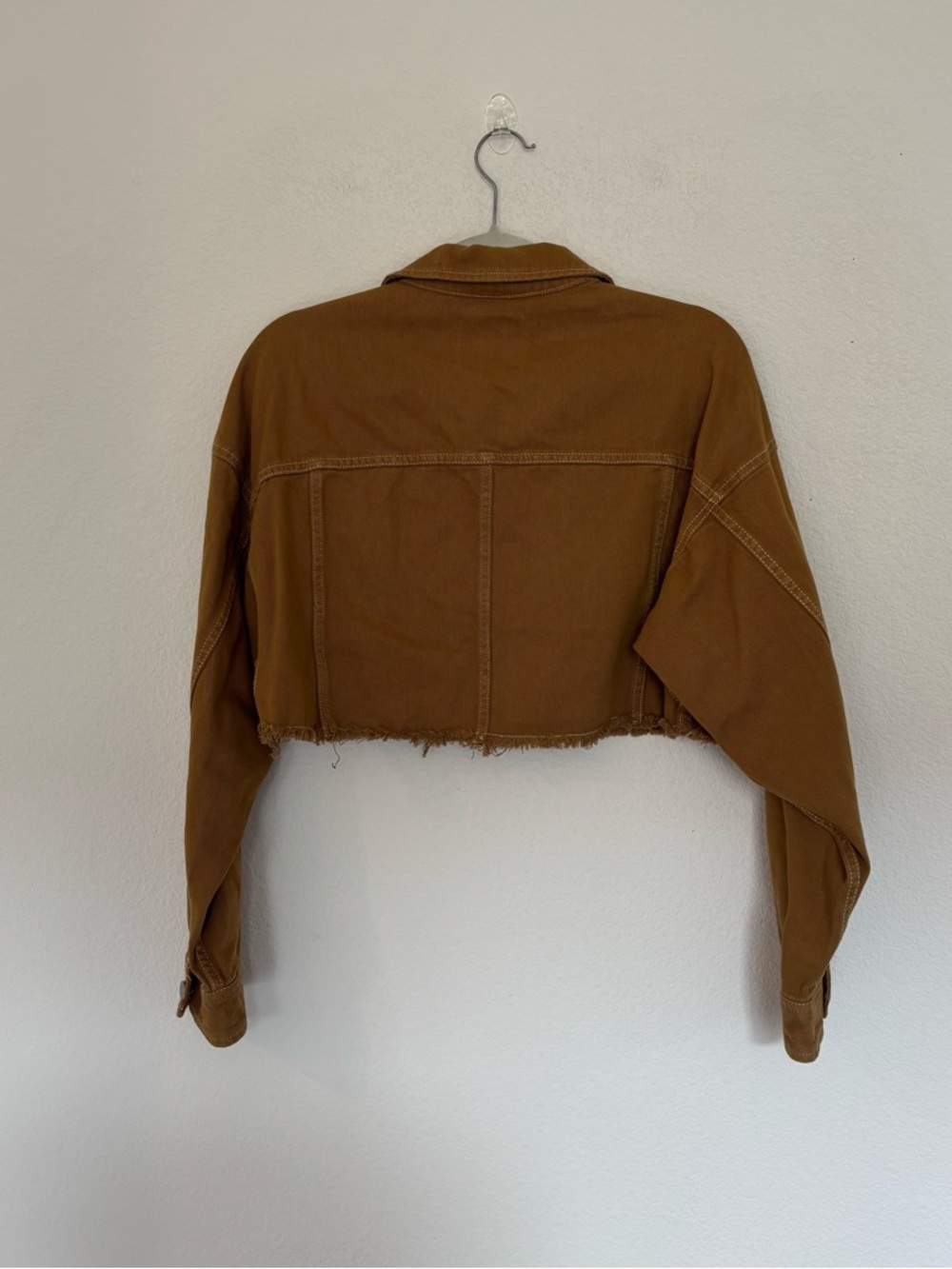 UO BDG Oversized Cropped Denim Trucker Jacket - Picture 6 of 8